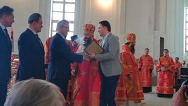 Генеральному директору ОАО «Фармация» вручена грамота за вклад в восстановление Спасского кафедрального собора. 